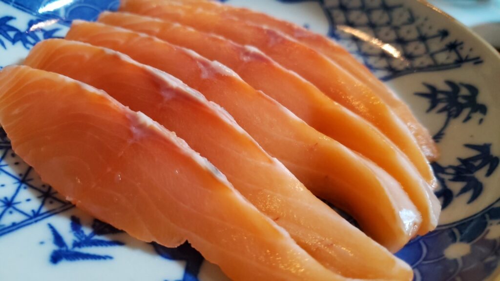 脂のり抜群 サクラマスの魅力を一番感じる食べ方を検証 7種食べ比べ おさかなアウトドア